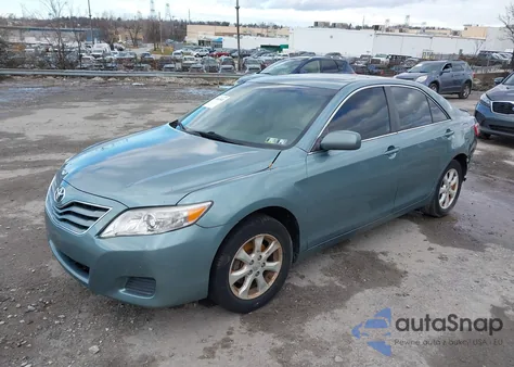 2010 Toyota Camry Le z USA, uszkodzony, nr VIN 4T1BF3EKXAU533871
